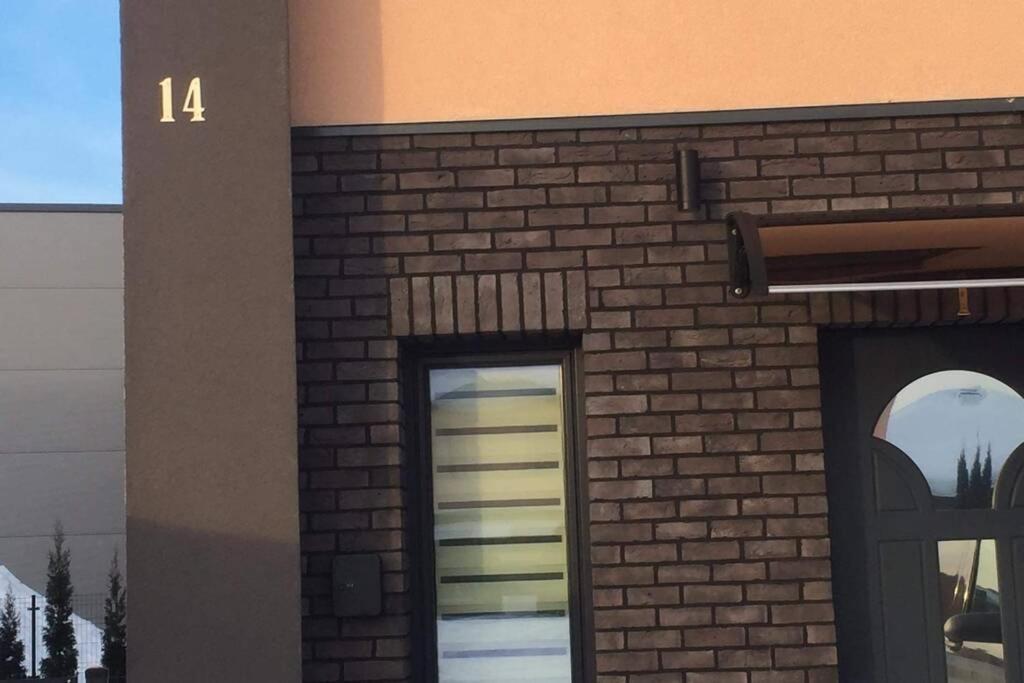 Spacious Kreves Apartment By Polo Apartments Kaunas Exterior photo