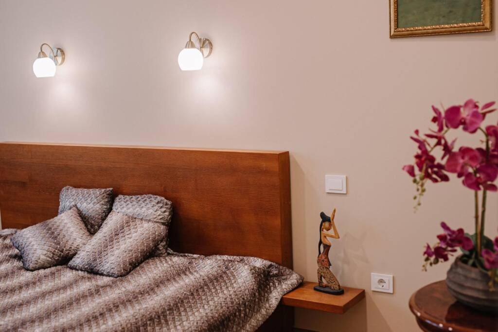 Spacious Kreves Apartment By Polo Apartments Kaunas Exterior photo